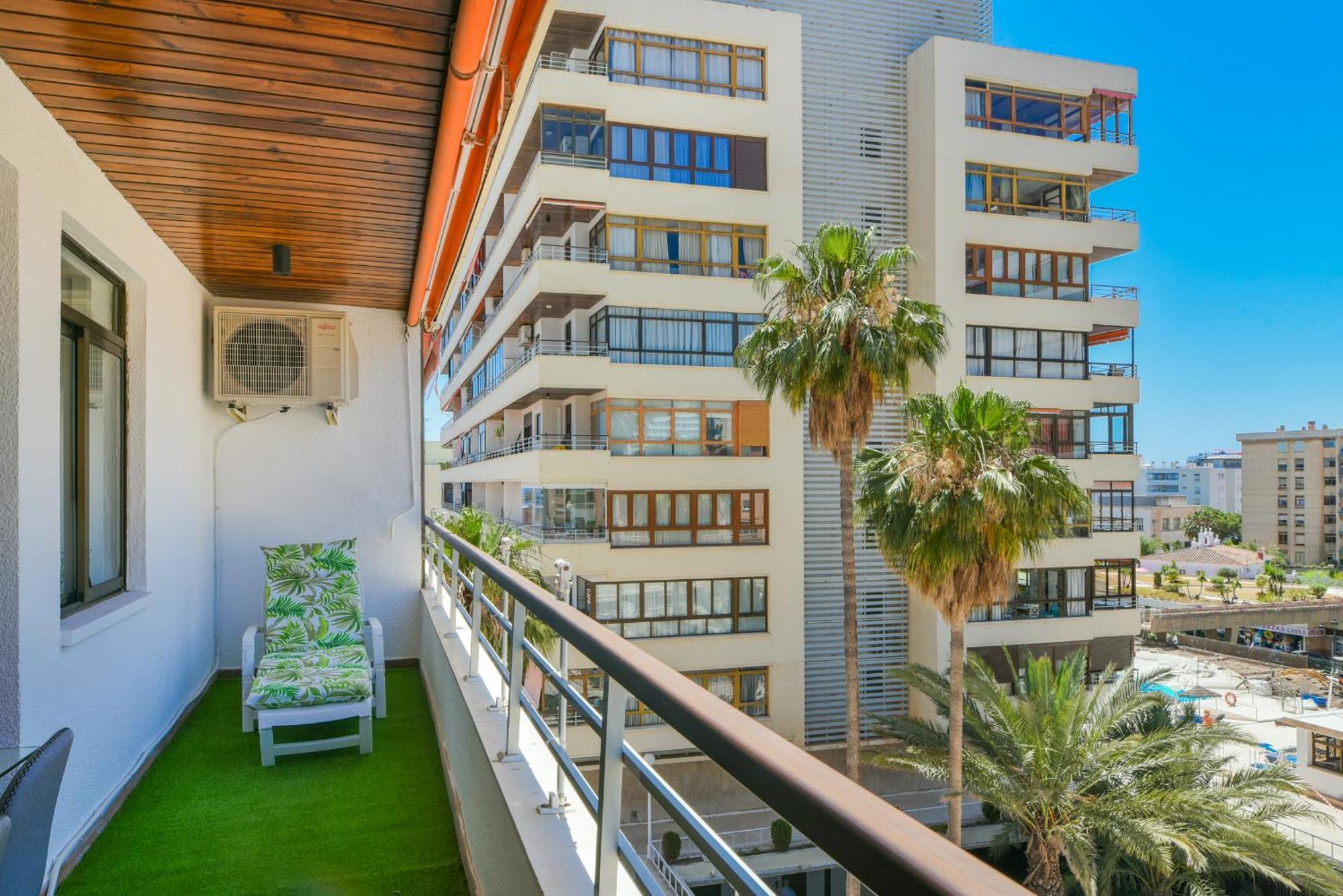 Nogalera Party&Beach Select Torremolinos Exterior photo